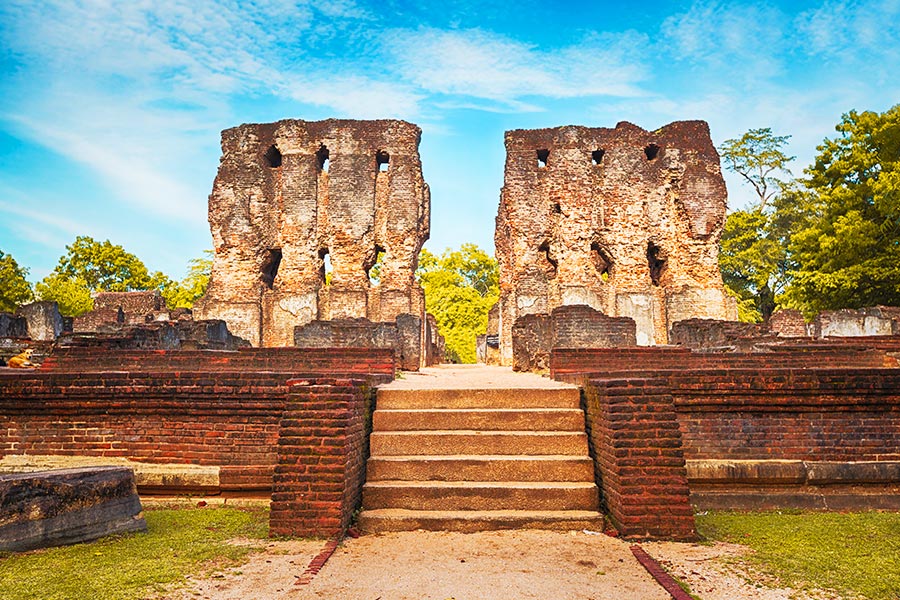 polonnaruwa tourist attractions